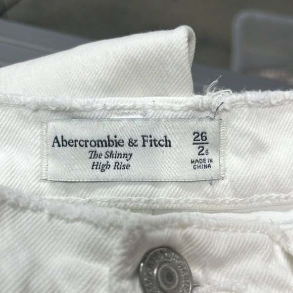 Abercrombie & Fitch The Skinny High Rise White Jeans - Picture 6 of 6